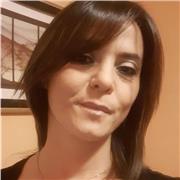 Persona que dinamiza, adapta y ameniza las clases para niños de Primaria